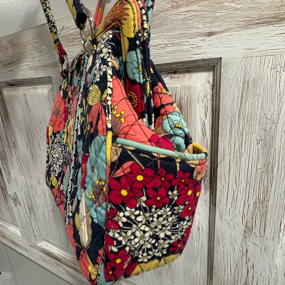Vera Bradley quilted Happy Snails handbag - Picture 4 of 5